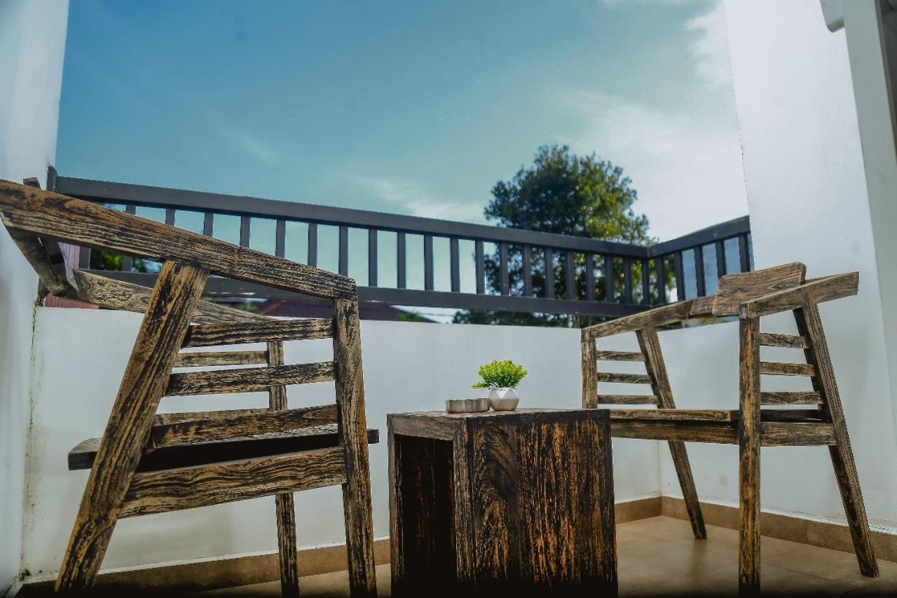 Lucky Transit Hotel - Katunayake Airport Εξωτερικό φωτογραφία