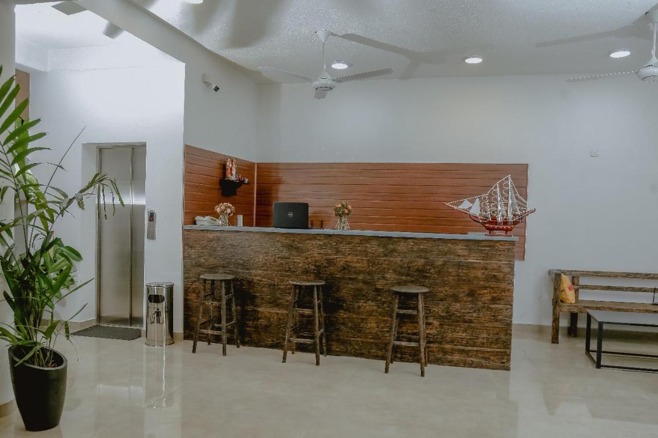 Lucky Transit Hotel - Katunayake Airport Εξωτερικό φωτογραφία
