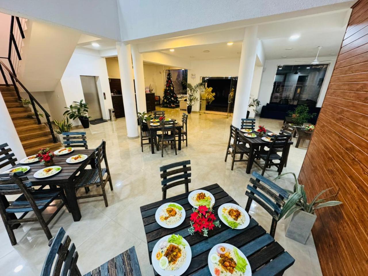 Lucky Transit Hotel - Katunayake Airport Εξωτερικό φωτογραφία