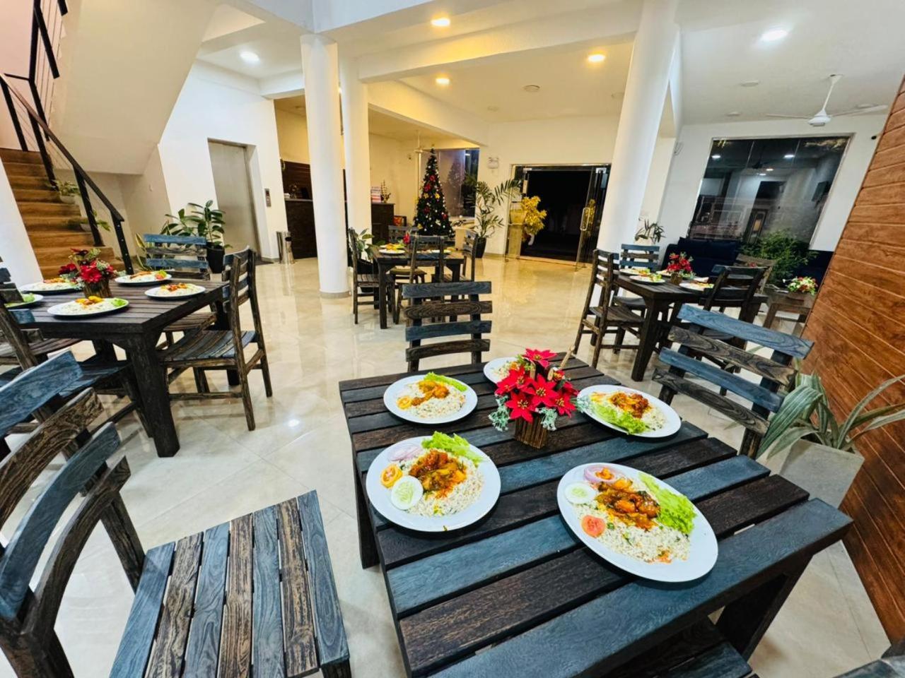 Lucky Transit Hotel - Katunayake Airport Εξωτερικό φωτογραφία