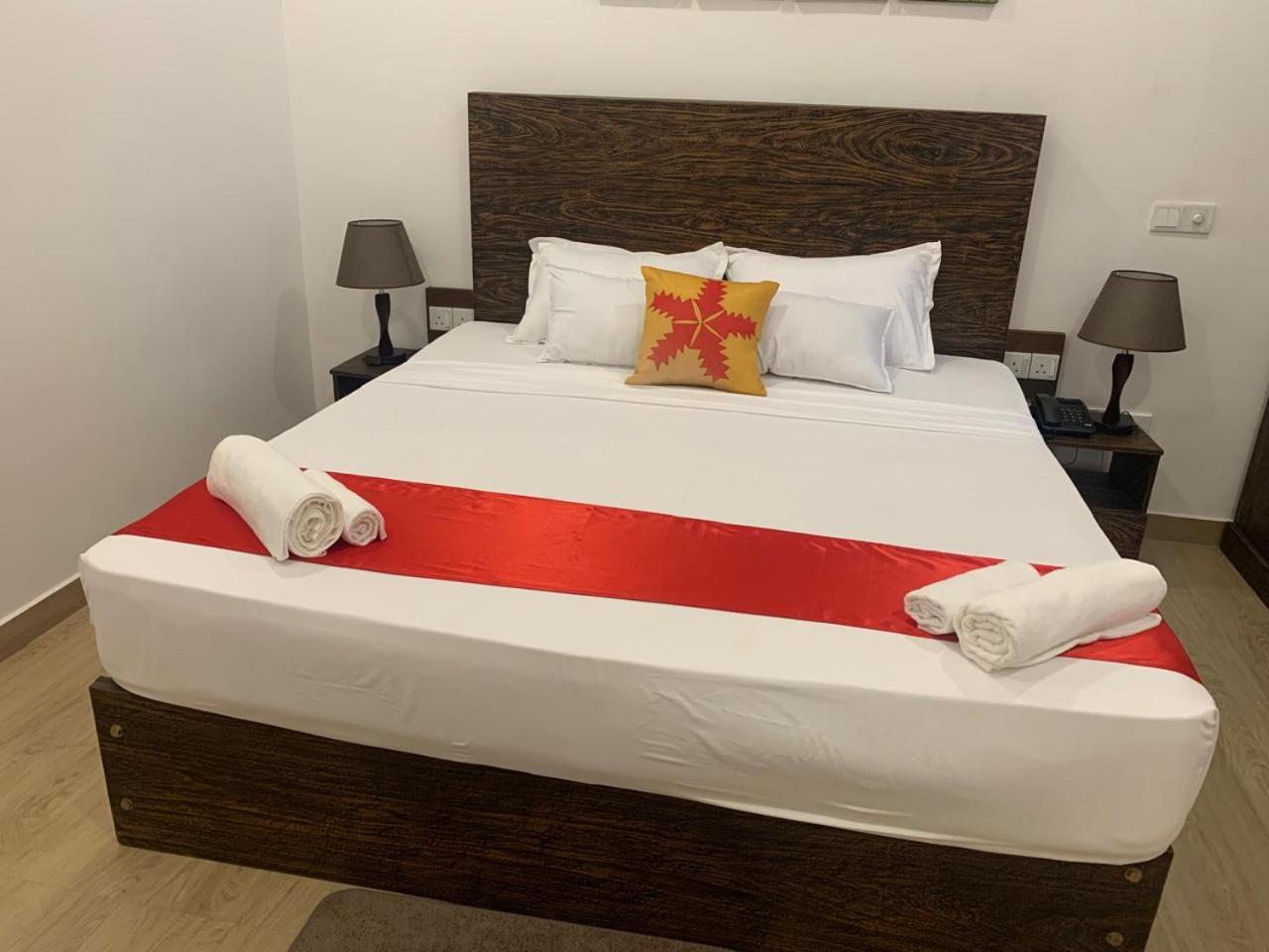 Lucky Transit Hotel - Katunayake Airport Εξωτερικό φωτογραφία